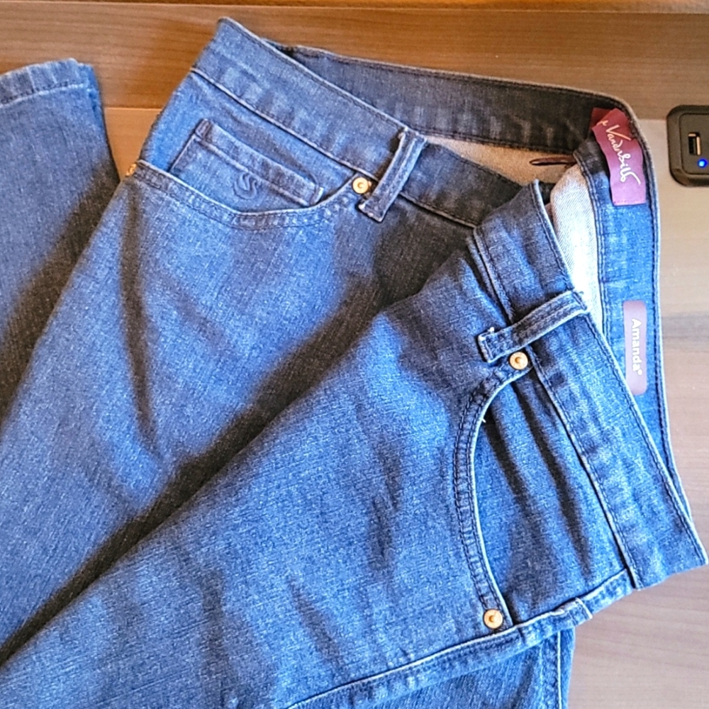 GLORIA VANDERBILT "Amanda" Denim Straight-Leg Jeans 16W